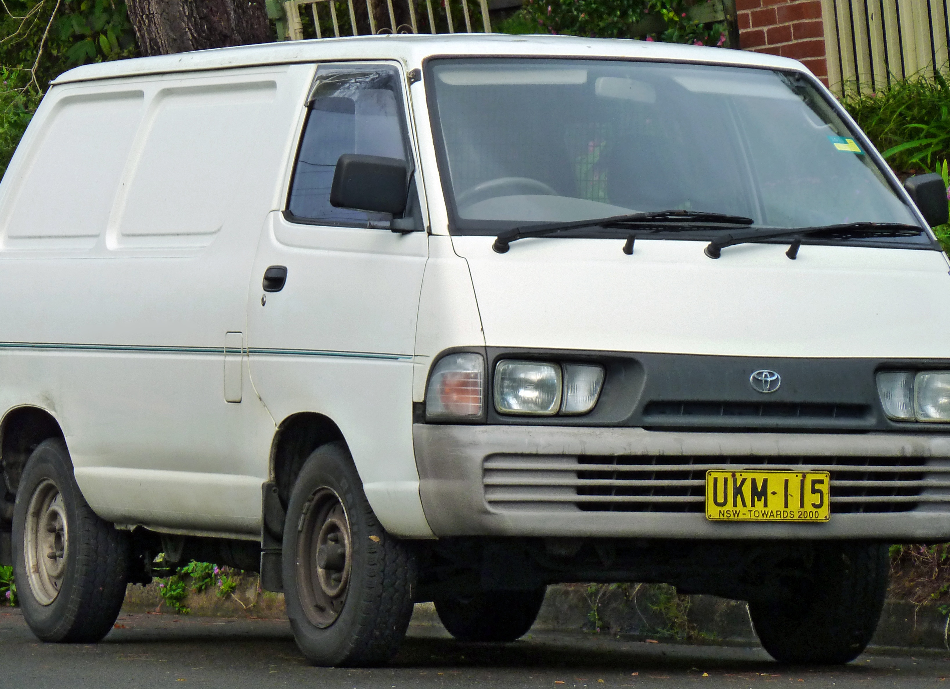 История владельца Toyota Lite Ace 1994 года, который превратил старый японский микроавтобус в машину для путешествий