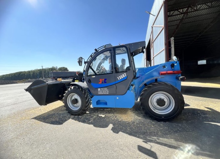 Телескопический погрузчик JHC T3507: детальный техноразбор