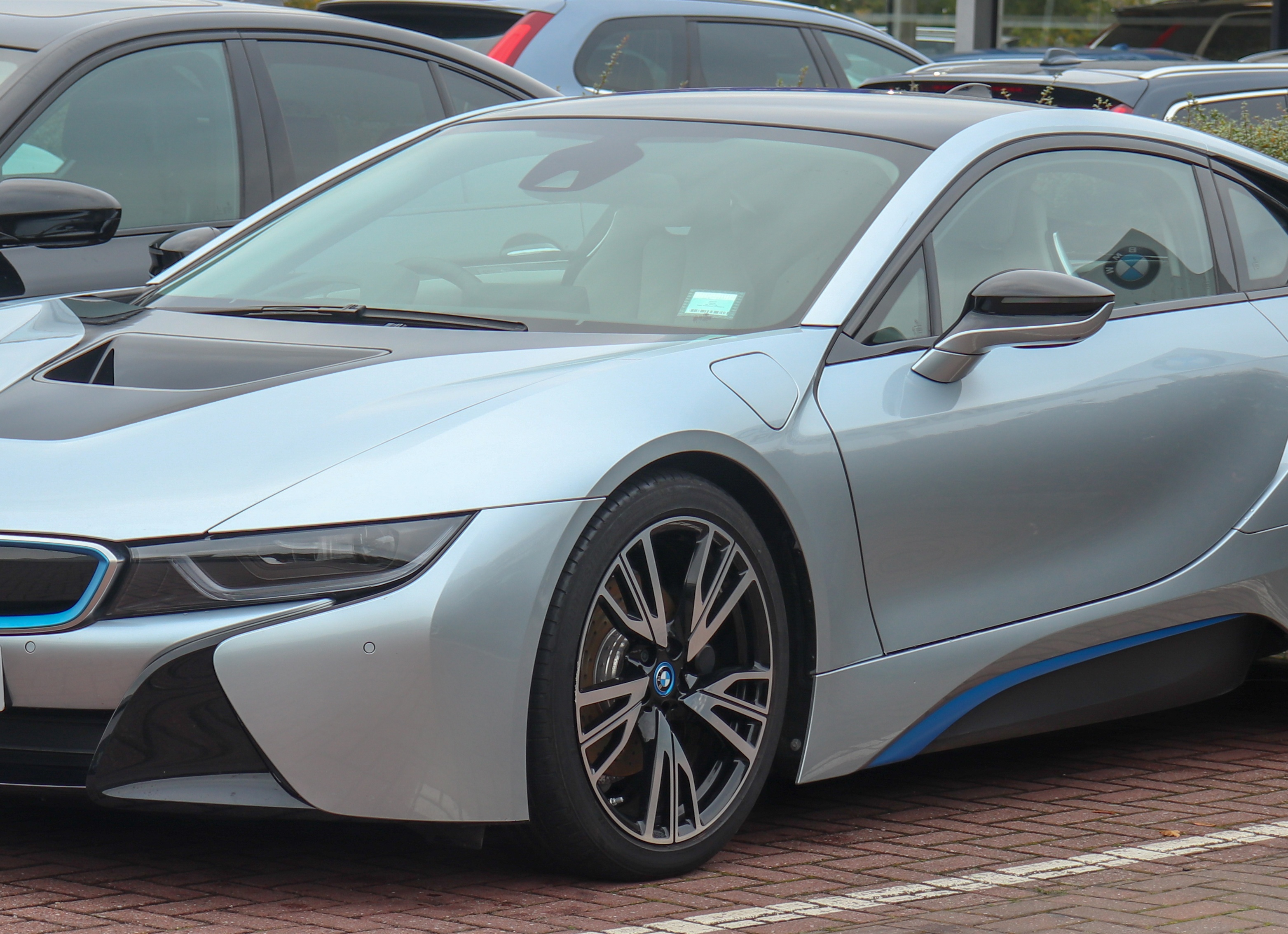 BMW i8